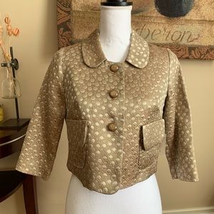 Beautiful 3/4 sleeve brocade jacket. Gold thread.
